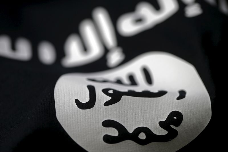 &copy; Reuters. علم تنظيم الدولة الإسلامية في صورة توضيحية من أرشيف رويترز.