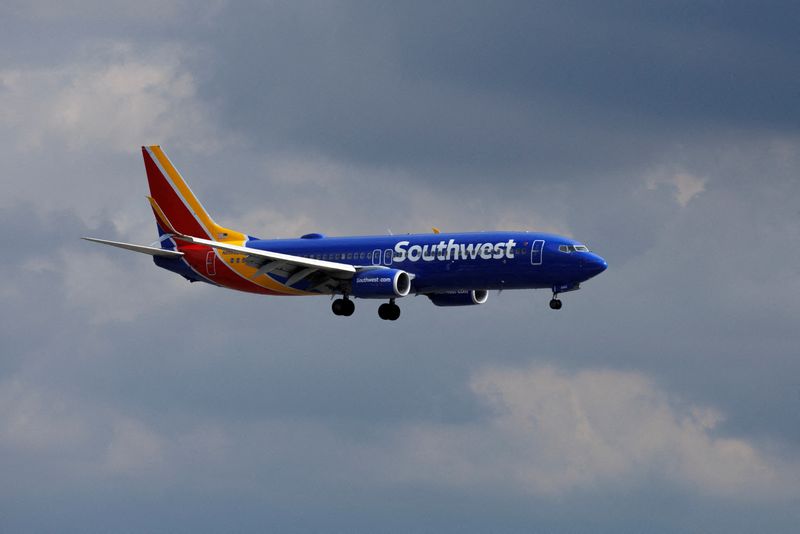 &copy; Reuters. FILE PHOTO: A Southwest Airlines commercial aircraft approaches to land at John Wayne Airport in Santa Ana, California U.S. January 18, 2022. REUTERS/Mike Blake/File Photo