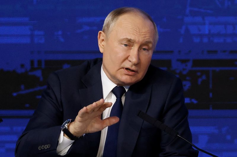 &copy; Reuters. الرئيس الروسي فلاديمير بوتين يحضر فعالية قبل انتخابات الرئاسة 2024 في موسكو يوم الأربعاء. تصوير: ماكسيم شيمتوف - رويترز.