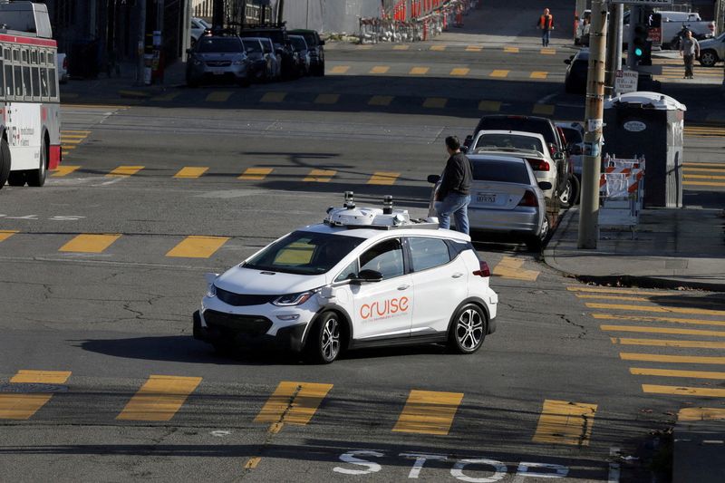 &copy; Reuters. FILE PHOTO: A self-driving GM Bolt EV is seen during a media event where Cruise, GM's autonomous car unit, showed off its self-driving cars in San Francisco, California, U.S. November 28, 2017. REUTERS/Elijah Nouvelage/File Photo