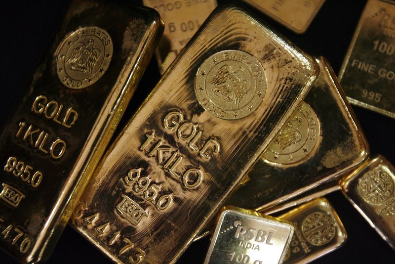 Gold shined on hopes that US interest rates will be cut this year