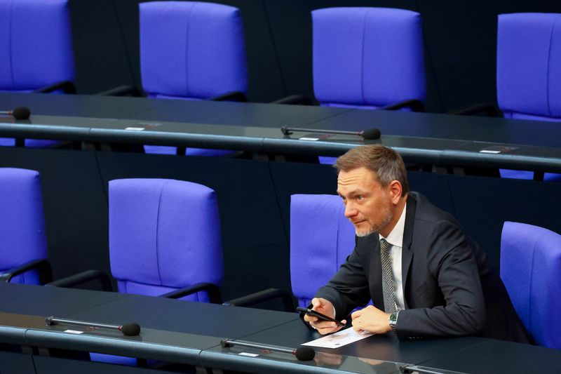 &copy; Reuters. German Finance Minister Christian Lindner attends the 2024 budget debate session of the German lower house of parliament, the Bundestag, in Berlin, Germany, January 31, 2024. REUTERS/Fabrizio Bensch
