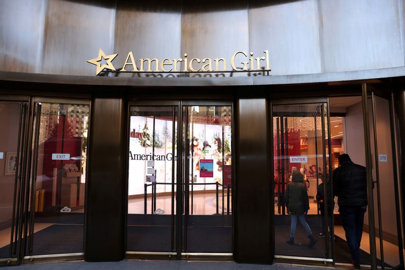 © Reuters. FILE PHOTO: American Girl signage, a brand owned by Mattel, is seen at the American Girl Place New York in Manhattan, New York City, U.S., November 24, 2021. REUTERS/Andrew Kelly/File Photo