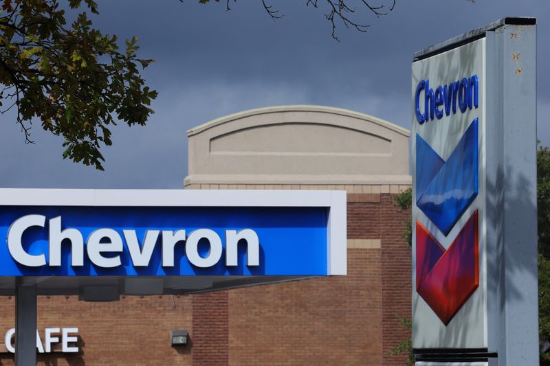 &copy; Reuters. A Chevron gas station sign is seen in Austin, Texas, U.S., October 23, 2023.   REUTERS/Brian Snyder