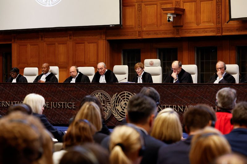 © Reuters. President of the International Court of Justice (ICJ) Judge Joan Donoghue speaks as the International Court of Justice (ICJ), also known as the World Court, rules on Russia's request to throw out the Ukraine genocide case in The Hague, Netherlands, February 2, 2024. REUTERS/Piroschka van de Wouw