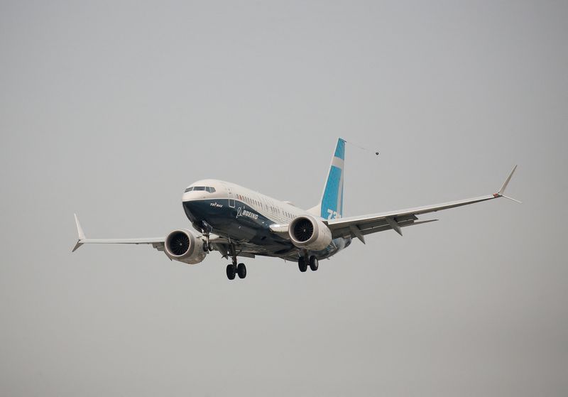 &copy; Reuters. FILE PHOTO: A Boeing 737 MAX 7 aircraft piloted by Federal Aviation Administration (FAA) Chief Steve Dickson lands during an evaluation flight at Boeing Field in Seattle, Washington, U.S. September 30, 2020. REUTERS/Lindsey Wasson/File Photo