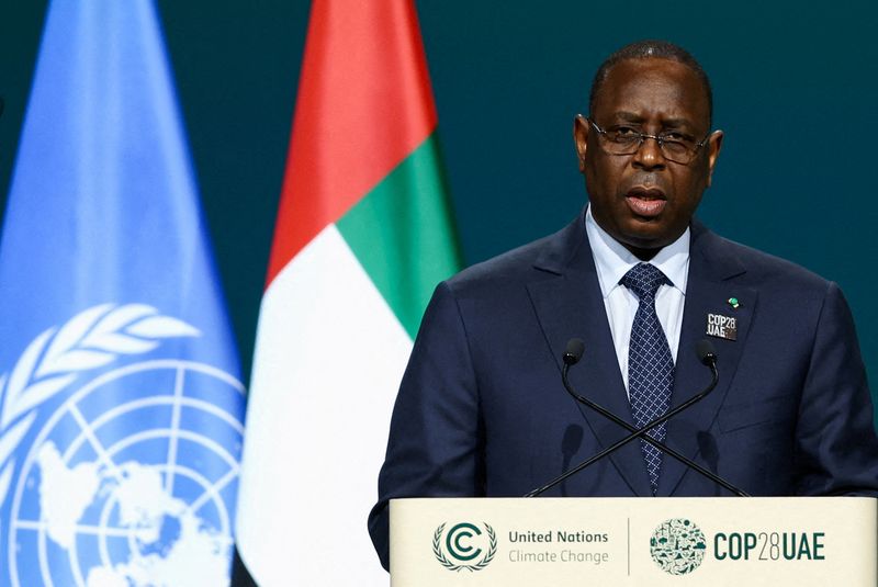&copy; Reuters. Le président du Sénégal, Macky Sall lors du Sommet mondial d'action pour le climat pendant la Conférence des Nations unies sur le changement climatique (COP28) à Dubaï, aux Émirats arabes unis. /Photo prise le 1er décembre 2023/REUTERS/Amr Alfiky