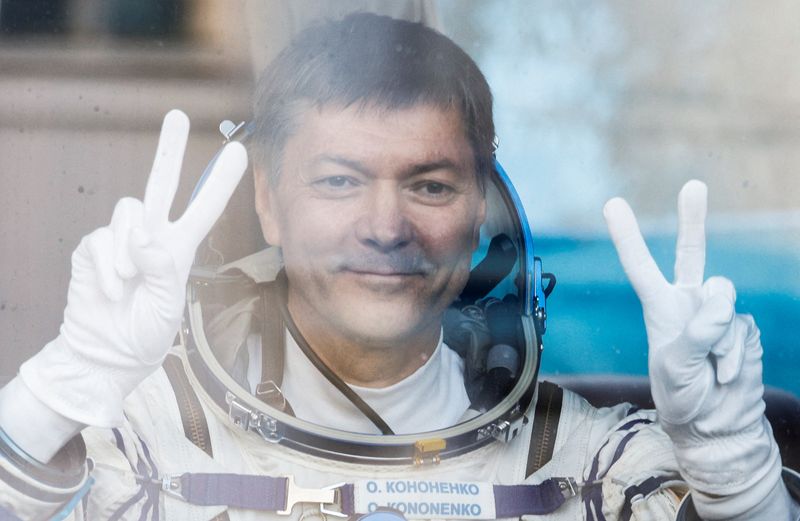 &copy; Reuters. رائد الفضاء الروسي أولوك كونونينكو قبل المغادرة إلى منصة الإطلاق في قاعدة في قازاخستان في صورة التقطت يوم 15 سبتمبر أيلول 2023. صورة لرويترز من