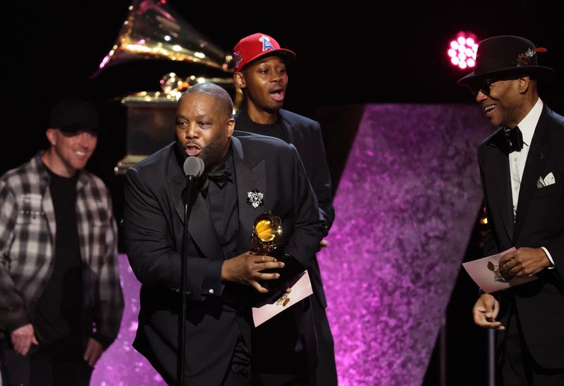 &copy; Reuters. Killer Mike accepts the award for Best Rap Album for Michael during the Premiere ceremony of the 66th Annual Grammy Awards in Los Angeles, California, U.S., February 4, 2024. REUTERS/Mike Blake