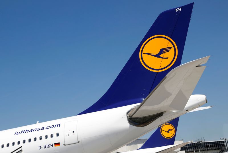 &copy; Reuters. Des avions de la compagnie aérienne allemande Lufthansa AG à l'aéroport de Francfort, à Francfort, en Allemagne. /Photo d'archives 7 juin 2016/REUTERS/Kai Pfaffenbach