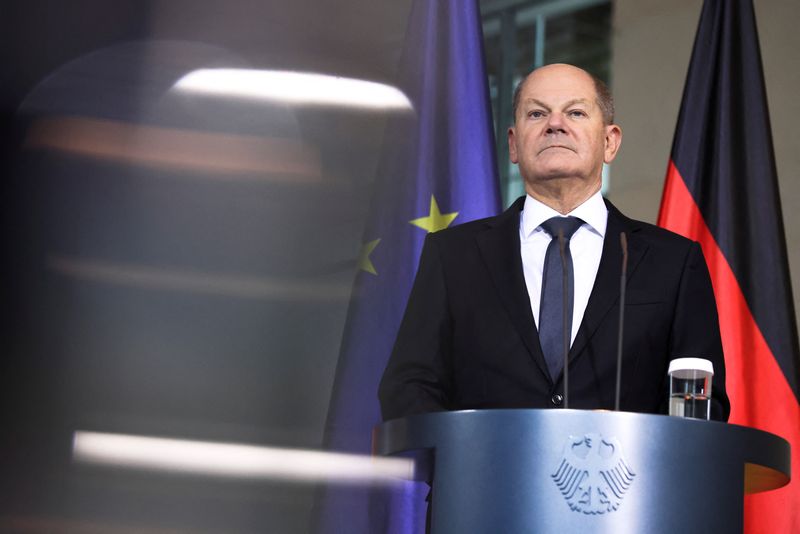 &copy; Reuters. German Chancellor Olaf Scholz holds a press conference on the day he meets with representatives of migrant organisations and networks of people with immigration histories in Berlin, Germany, February 5, 2024. REUTERS/Liesa Johannssen/File Photo