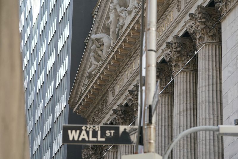 © Reuters. FILE PHOTO: The exterior of the New York Stock Exchange (NYSE) in New York, U.S., March 9, 2020. REUTERS/Bryan R Smith/File Photo