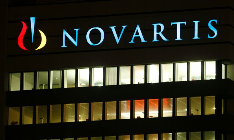 &copy; Reuters. 　スイス製薬大手ノバルティスは５日、がん治療薬を手がけるドイツのバイオ会社モルフォシスを２７億ユーロ（２９億ドル）で買収すると発表した。写真はノバルティスのロゴ。バーゼル
