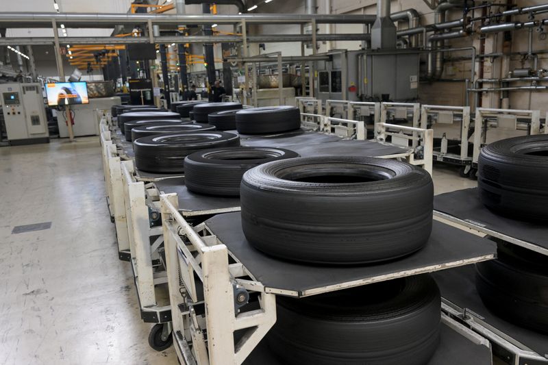 &copy; Reuters. FILE PHOTO: Tyres are seen at a retreating station before the visit of German Chancellor Olaf Scholz at the Continental plant in Hanover, Germany April 17, 2023. REUTERS/Fabian Bimmer/File Photo