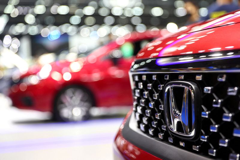 &copy; Reuters. The Honda logo is displayed at the 44th Bangkok International Motor Show in Bangkok, Thailand, March 23, 2023. REUTERS/Athit Perawongmetha