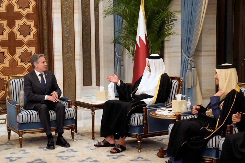 &copy; Reuters. U.S. Secretary of State Antony Blinken meets with Qatar's Emir Sheikh Tamim bin Hamad Al Thani and Qatar's Prime Minister and Foreign Affairs Minister Mohammed Bin Abdulrahman Al Thani at Lusail Palace, in Doha, Qatar, Tuesday, Feb. 6, 2024.     Mark Schi