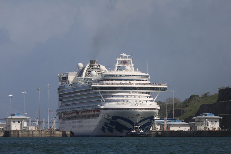 Canal do Panamá descarta mais restrições de trânsito de navios pelo menos até abril