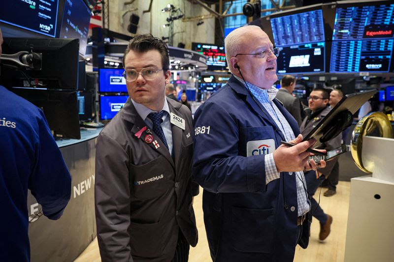 &copy; Reuters. Traders operam na Bolsa de Valores de Nova York
07/02/2024
REUTERS/Brendan McDermid