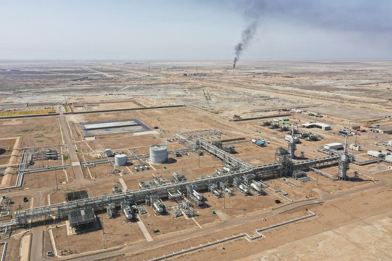 &copy; Reuters. صورة من الجوي لحقل مجنون النفطي بالقرب من البصرة بالعراق يوم 12 مايو أيار 2023. تصوير: عصام السوداني - رويترز.