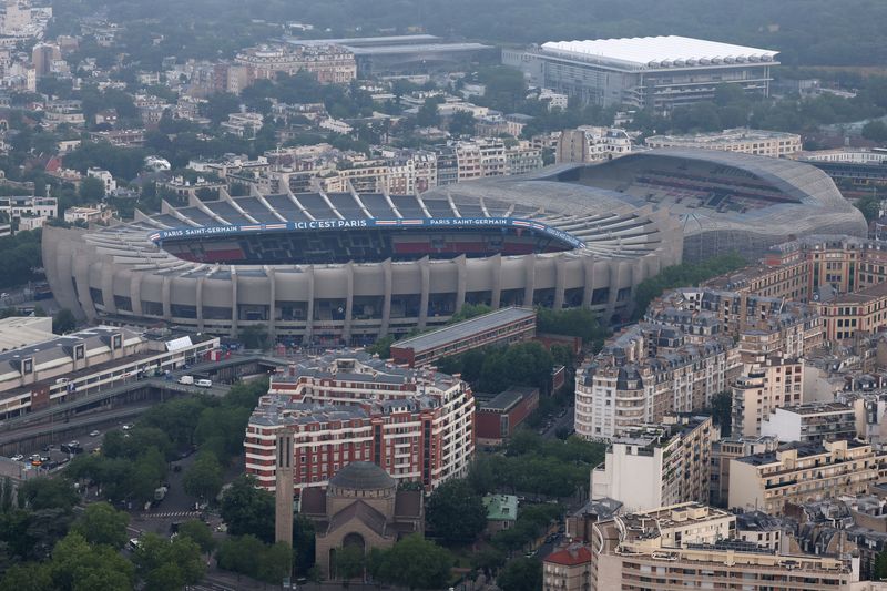&copy; Reuters. صورة التقطت من الجو لملعب بارك دي برانس في باريس يوم 19 يونيو حزيران 2023. تصوير: ستيفاني لوكوك - رويترز.