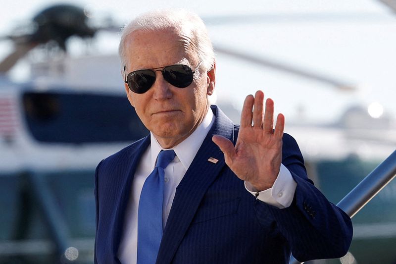 Biden mishandled documents, but no criminal charges, US special counsel says