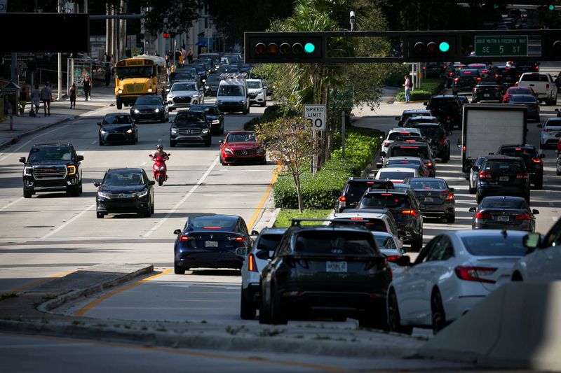 © Reuters. A view of cars and other vehicles in traffic on Brickell Avenue in Miami, Florida, February 23, 2023. REUTERS/Marco Bello
