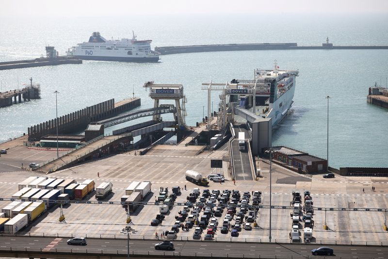 &copy; Reuters. Vehicles queue at a ferry terminal in the Port of Dover, in Dover, Britain, July 24, 2022. REUTERS/Henry Nicholls/File Photo