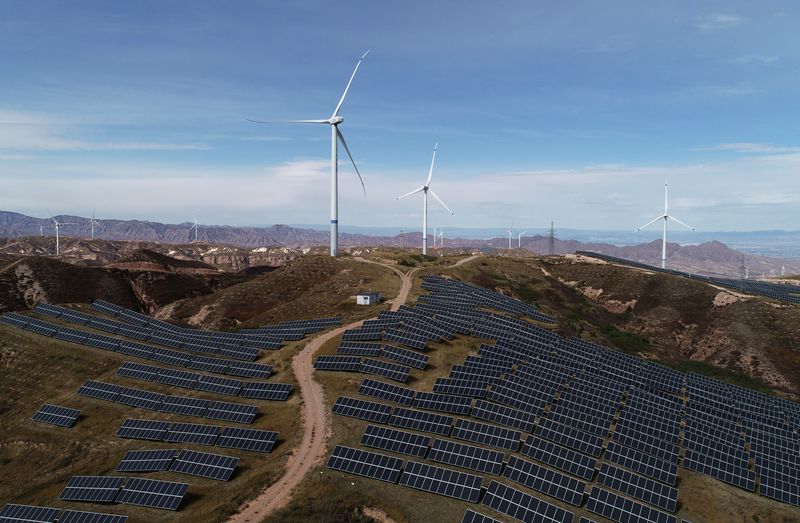 &copy; Reuters. Parque de energia solar e eólica na China
29/10/2018
REUTERS/Stringer 