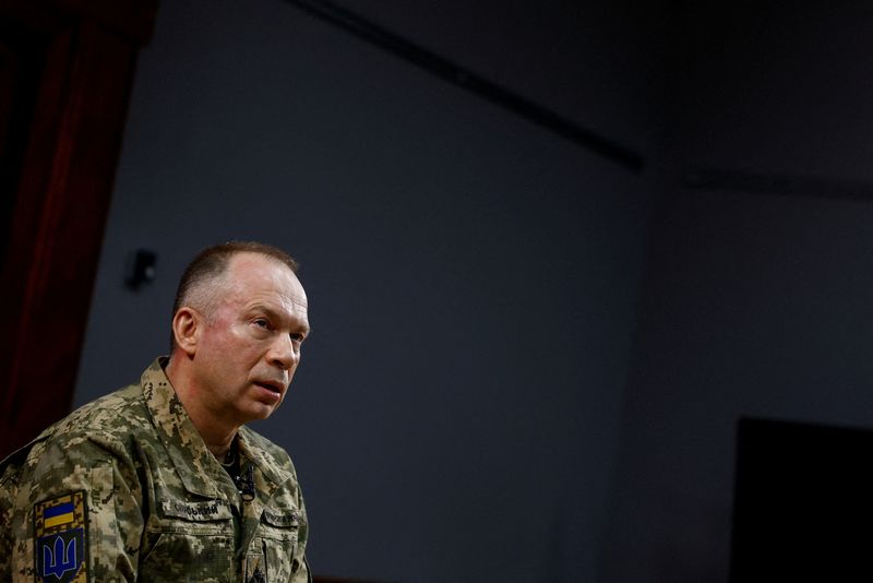 &copy; Reuters. الكولونيل جنرال أولكسندر سيرسكي القائد العام الجديد للقوات المسلحة الأوكرانية خلال مقابلة مع رويترز في منطقة خاركيف يوم 12 يناير كانون الثا