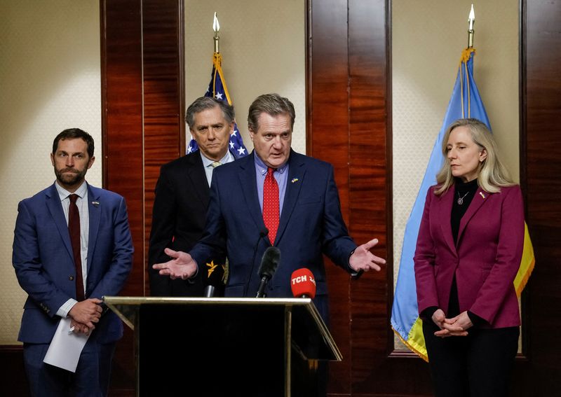 In Kyiv, bipartisan US Congress delegation vows to get Ukraine aid through
