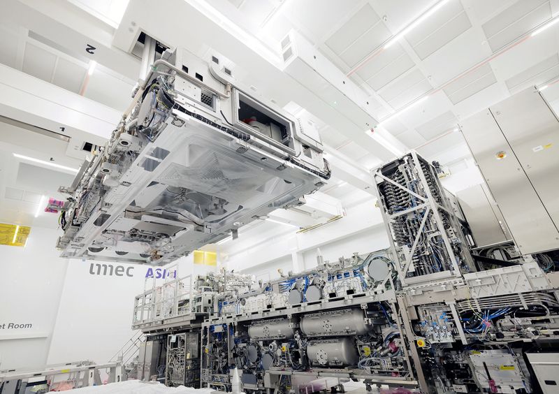 ASML’s next chip challenge: rollout of its new $350 million ‘High NA EUV’ machine