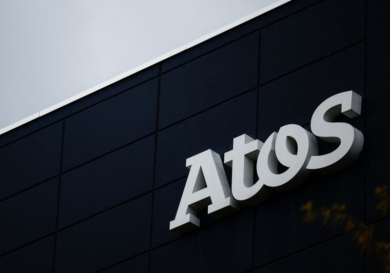 &copy; Reuters. Le logo Atos sur un bâtiment de l'entreprise à Nantes. /Photo prise le 22 avril 2024/REUTERS/Stéphane Mahé