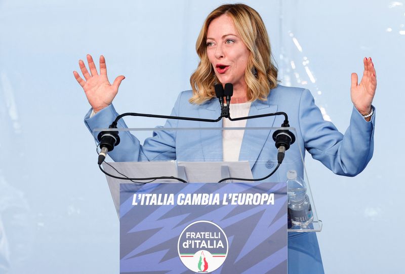 &copy; Reuters. La primera ministra italiana, Giorgia Meloni, durante una conferencia del partido de derecha "Hermanos de Italia" (Fratelli d'Italia) en Pescara
 April 28, 2024. REUTERS/Remo Casilli