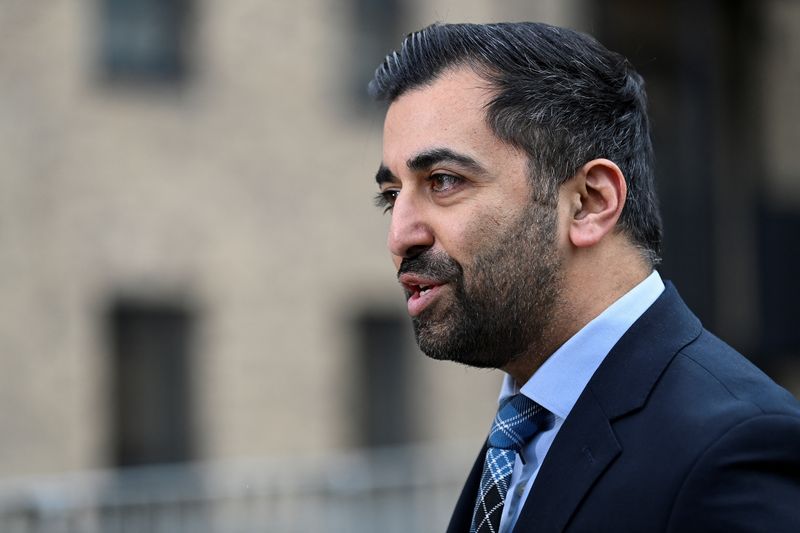 &copy; Reuters. FILE PHOTO: Scotland's First Minister Humza Yousaf visits Hillcrest Homes housing development in Dundee, Scotland, Britain, April 26, 2024. REUTERS/Lesley Martin/File Photo