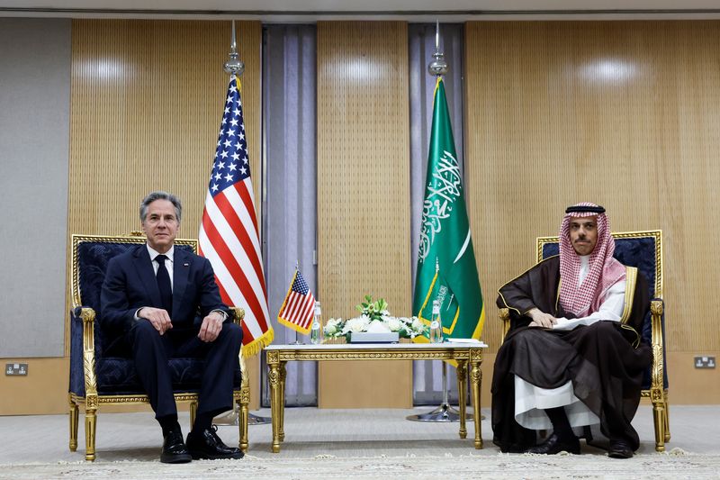 &copy; Reuters. U.S. Secretary of State Antony Blinken meets with Saudi Arabia's Foreign Minister Prince Faisal bin Farhan bin Abdullah at the GCC Secretariat, in Riyadh, Saudi Arabia, April 29, 2024. REUTERS/Evelyn Hockstein/Pool