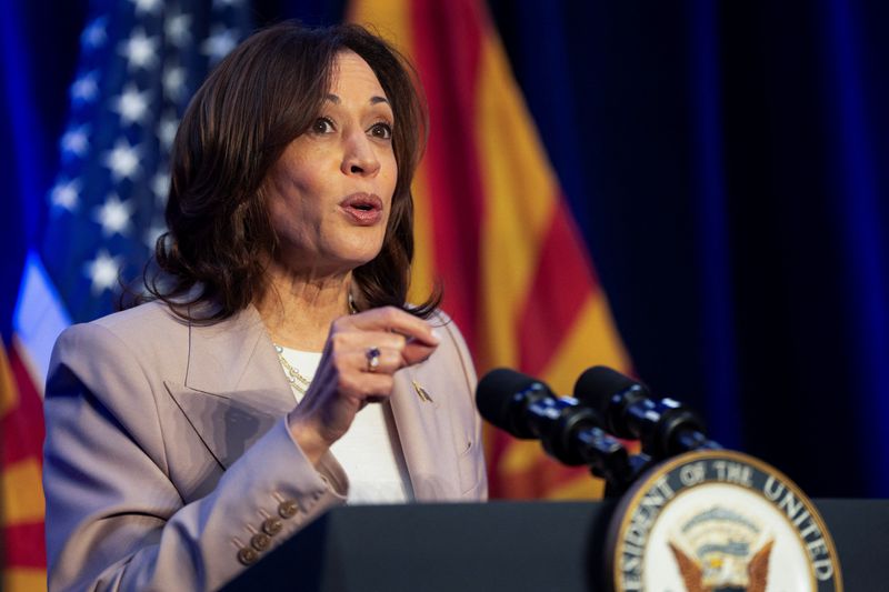 &copy; Reuters. FILE PHOTO: U.S. Vice President Kamala Harris speaks following Tuesday's ruling from Arizona's high court upholding a 160-year-old abortion ban, at an event in Tucson, Arizona, U.S., April 12, 2024. REUTERS/Rebecca Noble/File Photo