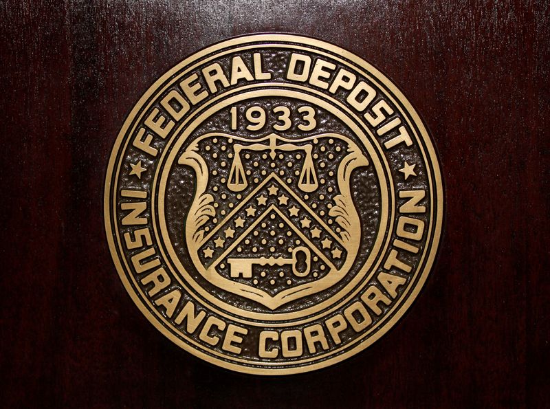 &copy; Reuters. The Federal Deposit Insurance Corp (FDIC) logo is seen at the FDIC headquarters in Washington, 2011.  REUTERS/Jason Reed/ File photo