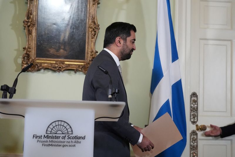 &copy; Reuters. Scotland's First Minister Humza Yousaf leaves after a press conference at Bute House, his official residence where he said he will resign as SNP leader and Scotland's First Minister, avoiding having to face a no-confidence vote in his leadership, in Edinb