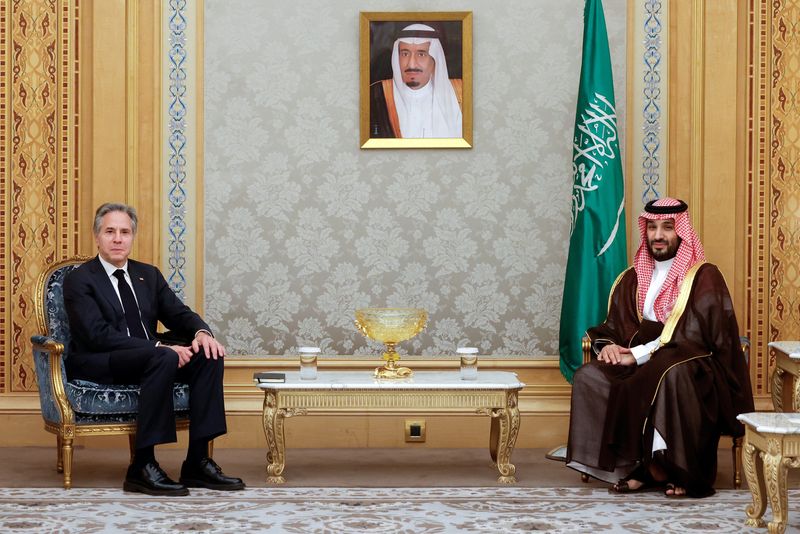 &copy; Reuters. U.S. Secretary of State Antony Blinken meets with Saudi Crown Prince and Prime Minister Mohammed bin Salman at the Al Yamamah Palace in Riyadh, Saudi Arabia, April 29, 2024. REUTERS/Evelyn Hockstein/Pool