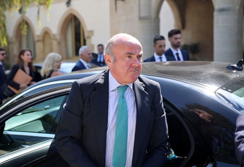 &copy; Reuters. European Central Bank (ECB) Vice-President Luis de Guindos arrives at the Presidential Palace for a meeting with Cyprus President Nikos Christodoulides in Nicosia, Cyprus, October 4, 2023. REUTERS/Yiannis Kourtoglou/File photo