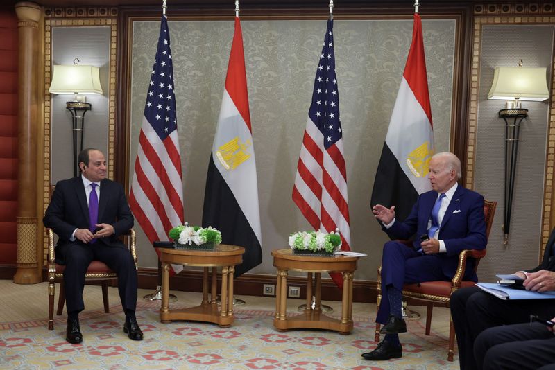 &copy; Reuters. U.S. President Joe Biden meets with Egyptian President Abdel Fattah al-Sisi in Jeddah, Saudi Arabia, July 16, 2022. REUTERS/Evelyn Hockstein/File Photo
