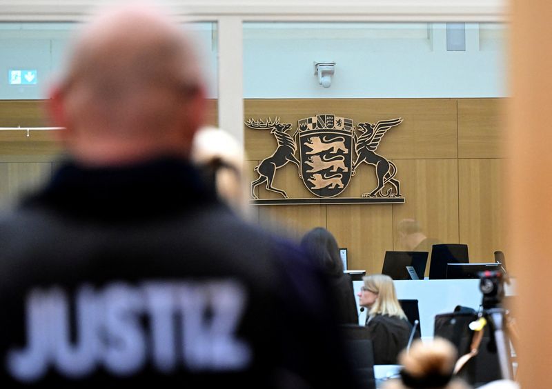 &copy; Reuters. Oficial de justiça aguarda no tribunal onde nove homens vão a julgamento acusados ​​de alta traição, tentativa de homicídio e conspiração de golpe de estado violento em Stuttgart, Alemanha
29/04/2024
Bernd Weißbrod/Pool via REUTERS