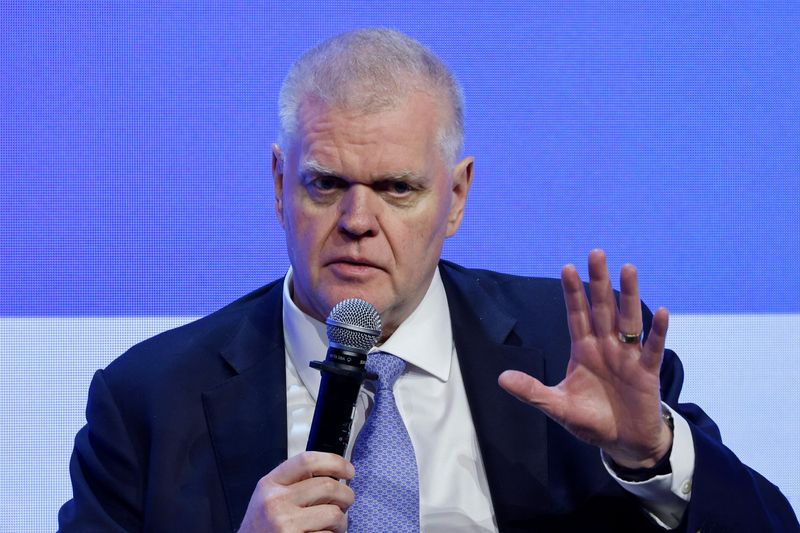 &copy; Reuters. FILE PHOTO: Noel Quinn, Group Chief Executive of HSBC, speaks during the Global Financial Leaders' Investment Summit, in Hong Kong, China November 7, 2023. REUTERS/Tyrone Siu/File Photo