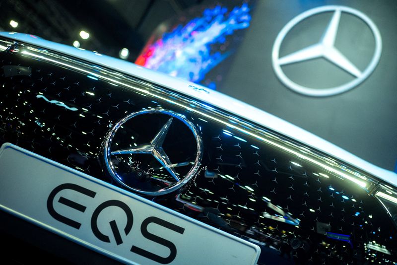 &copy; Reuters. FILE PHOTO: The Mercedes-Benz logos are displayed at the 44th Bangkok International Motor Show in Bangkok, Thailand, March 23, 2023. REUTERS/Athit Perawongmetha/File Photo