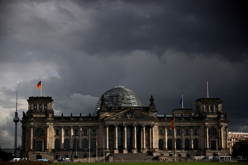 &copy; Reuters. Il palazzo del Reichstag a Berlino. 7 ottobre 2020. REUTERS/Hannibal Hanschke