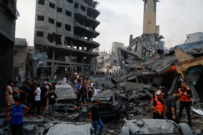 &copy; Reuters. イスラエルのネタニヤフ首相は３０日、パレスチナ自治区ガザでの戦闘休止合意の有無にかかわらず、ガザ地区（写真）最南部ラファに対する攻撃を実施し、イスラム組織ハマスを壊滅させ