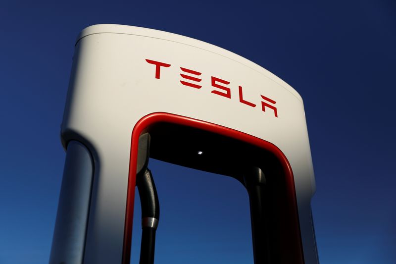 &copy; Reuters. FILE PHOTO: Tesla super chargers are shown in Mojave, California, U.S. July 10, 2019.       REUTERS/Mike Blake
