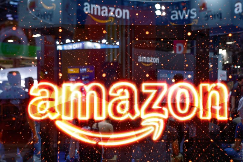 &copy; Reuters. FILE PHOTO: The logo of Amazon is seen at the Viva Technology conference dedicated to innovation and startups at Porte de Versailles exhibition center in Paris, France, June 15, 2023. REUTERS/Gonzalo Fuentes/File Photo