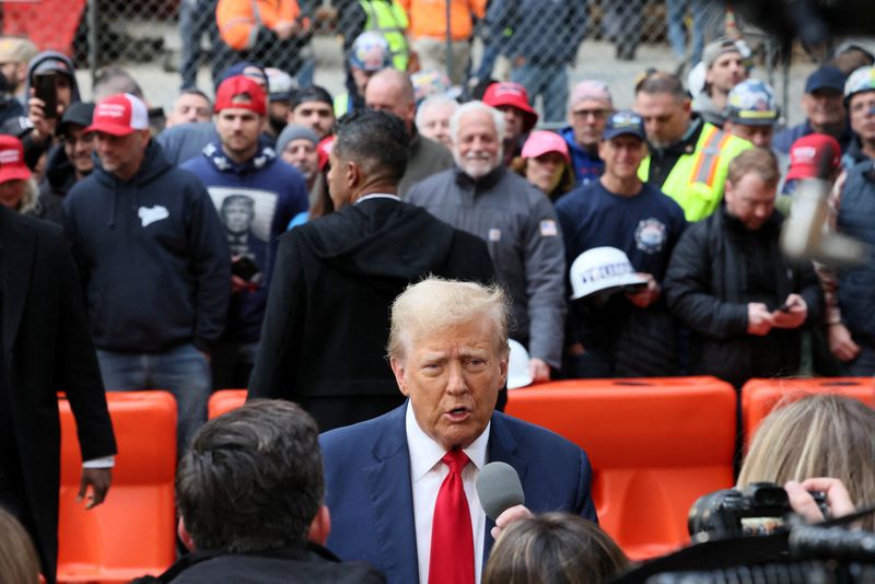 &copy; Reuters. FILE PHOTO: Republican presidential candidate and former U.S. President Donald Trump speaks to the media as he meets with Union workers in New York City, U.S., April 25, 2024.  REUTERS/Brendan McDermid/File Photo