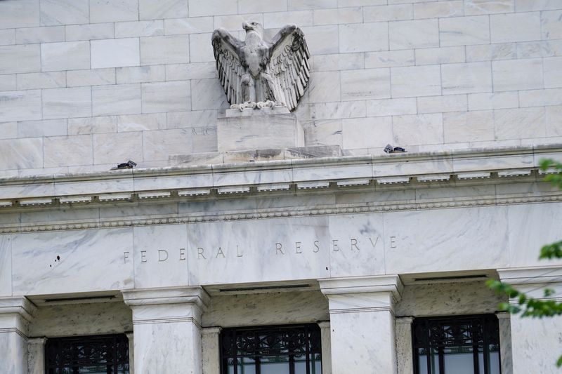 &copy; Reuters. مدخل مقر البنك المركزي الأمريكي في صورة من أرشيف رويترز 